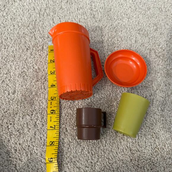 Vintage Tupperware Mini Toy Set 4 Pieces Pitcher 2 Cups 1 Bowl Harvest Color 70s - Picture 2 of 11